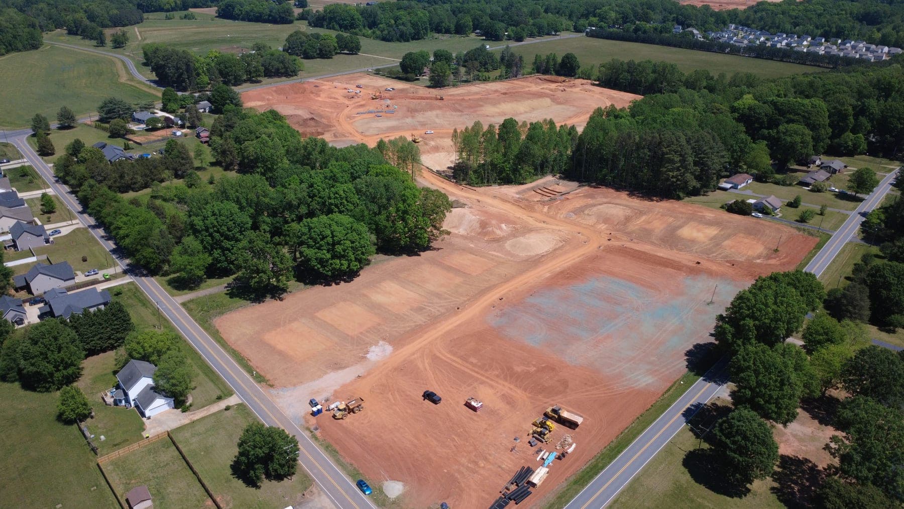HD Grading heavy equipment shaping a Carolinas job site to grade
